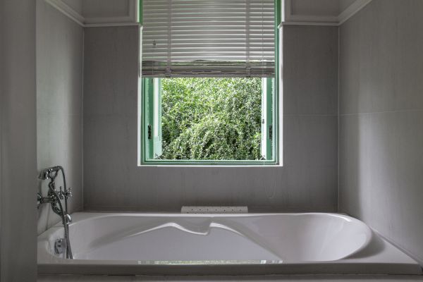 Fiberglass Tub Installation in Eastlake